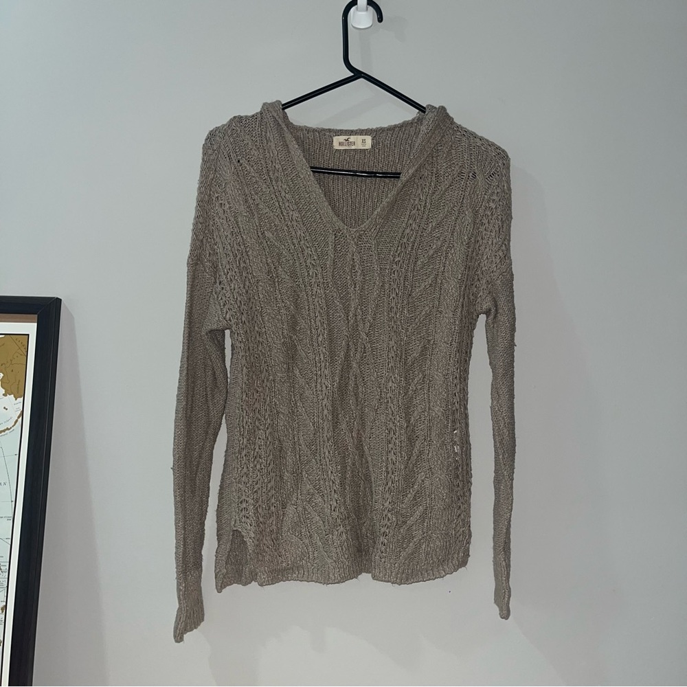 Hollister V-Neck Cable Knit Sweater - Taupe